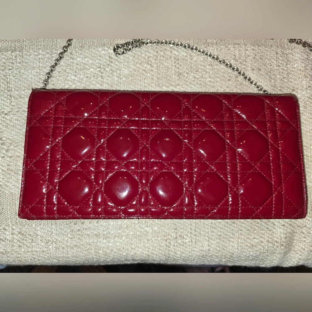 Pre-owned Authenic DIOR Red Patent Cannage Lady Dior Convertible Clutch - Picture 3 of 14